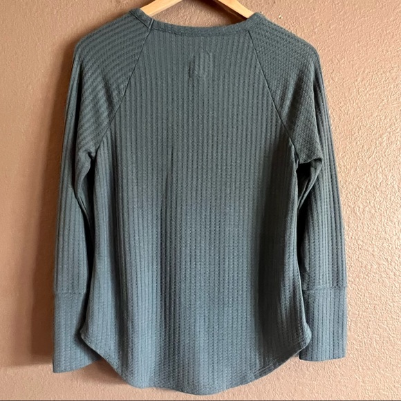 Chaser Waffle Texture Thermal Long Sleeve Top Size Medium - Picture 4 of 8